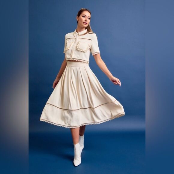 503. Chic Cream Two-Piece Skirt and Top Set - Picture 2 of 10